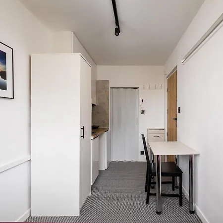 Metro Swietokrzyska Simple By Bookinghost Apartamento *