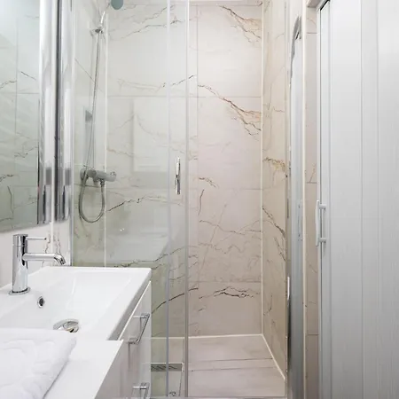 Metro Swietokrzyska Simple By Bookinghost Apartamento *